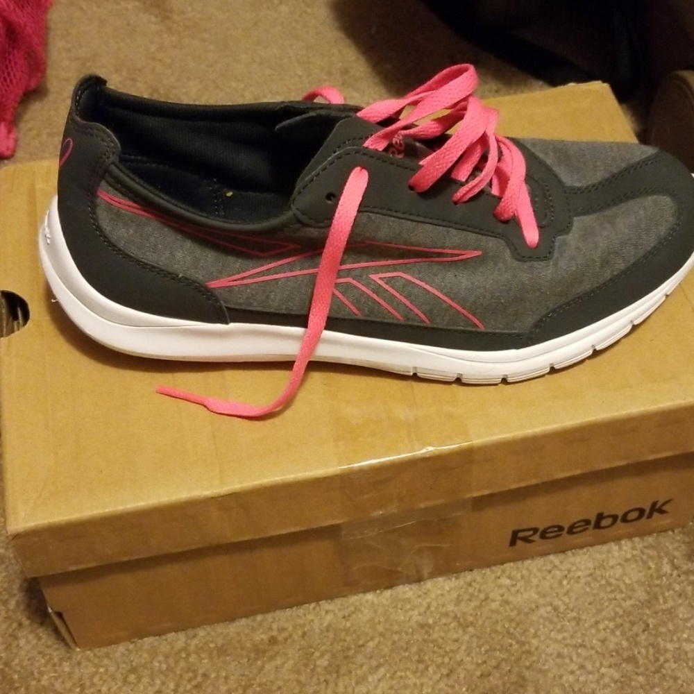 Reebox tennis shoes